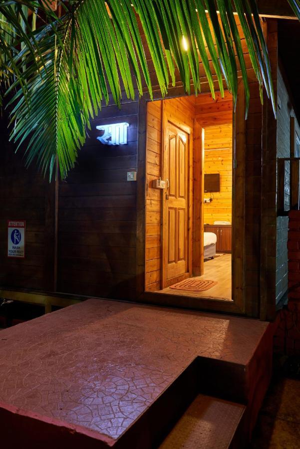 Tranquil Beach Resort Harihareshwar Exterior foto