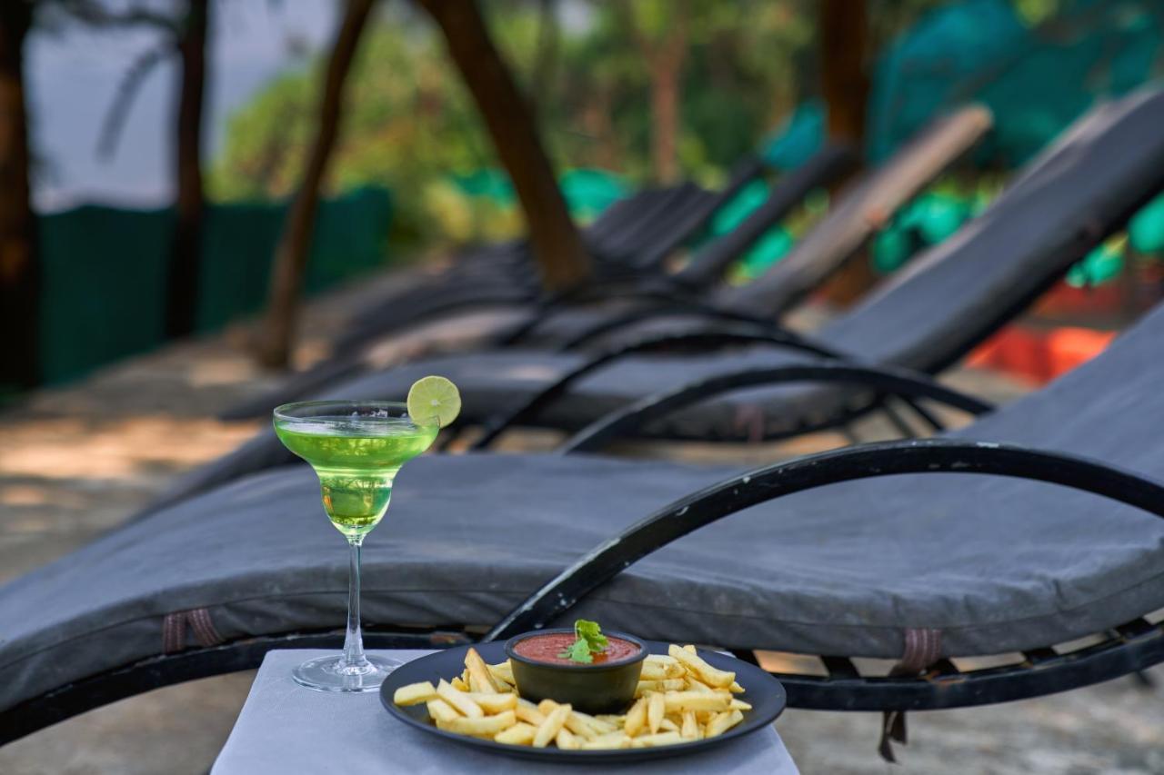 Tranquil Beach Resort Harihareshwar Exterior foto