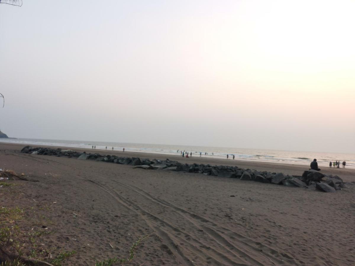 Tranquil Beach Resort Harihareshwar Exterior foto