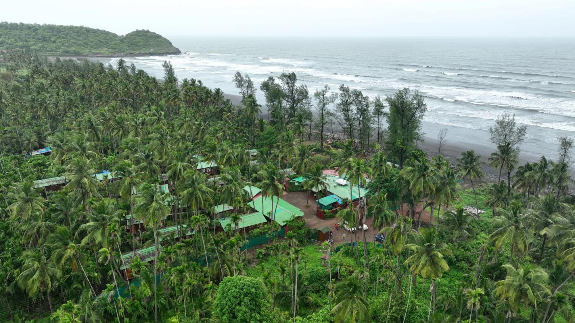 Tranquil Beach Resort Harihareshwar Exterior foto